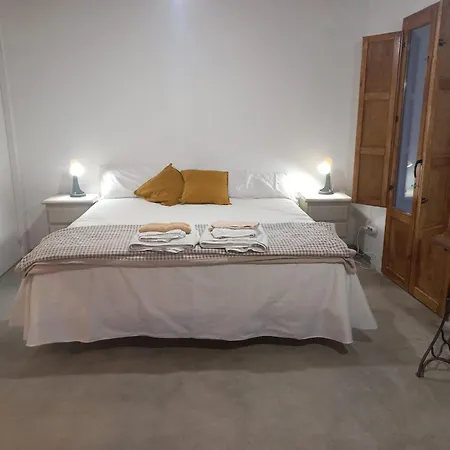 Bed & Breakfast Cal Teixidor Mediona