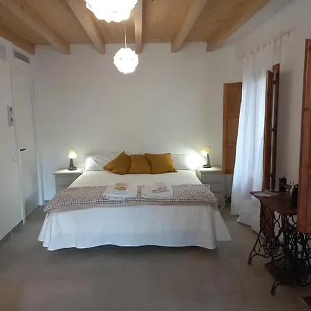 Cal Teixidor Bed & Breakfast